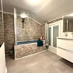 Apartment Center - Duplex - Close To Rer