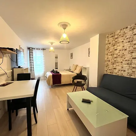 Center - Duplex - Close To Rer Apartment