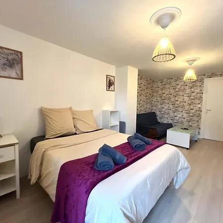Center - Duplex - Close To Rer Apartment