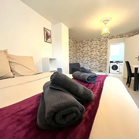 Center - Duplex - Close To Rer