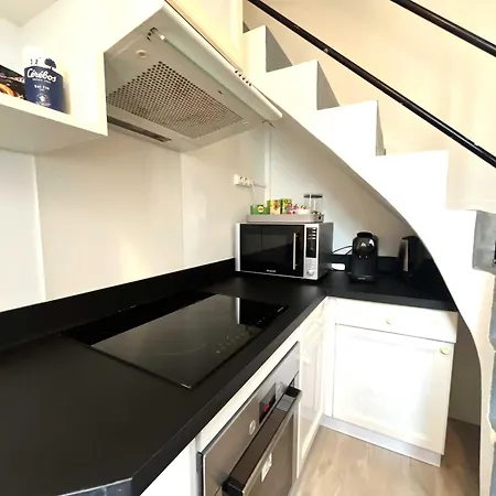 Center - Duplex - Close To Rer *